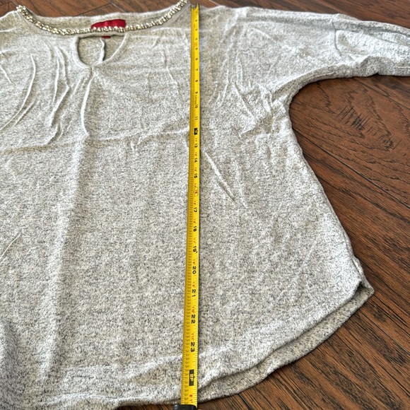 Women's size large keyhole lightweight sweater by Jennifer Lopez - Picture 7 of 7